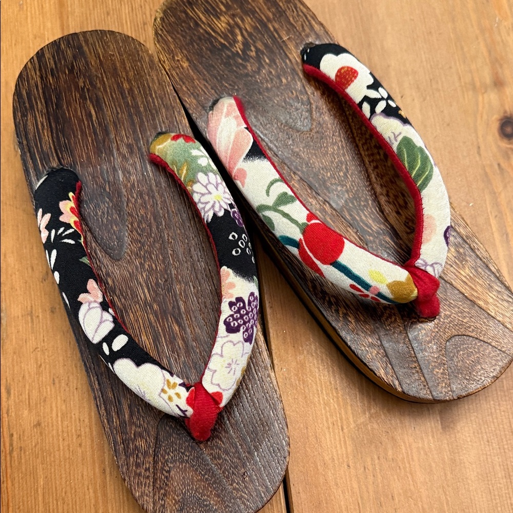 Floral Wooden Geta  Sandals